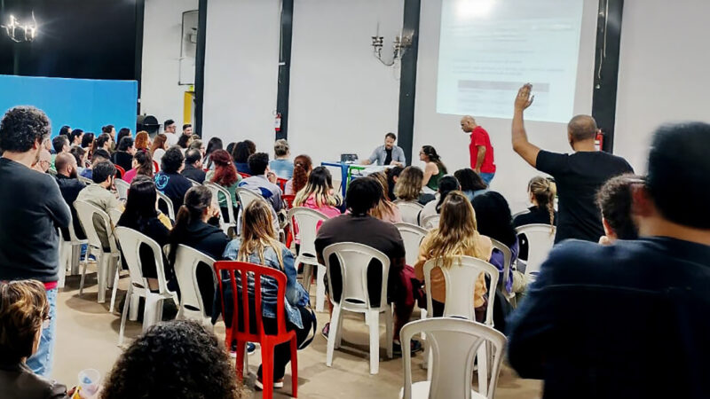 Plano de Carreira | Deliberações da assembleia organizam Servidores para construção de um projeto de lutas