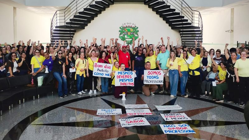 Educadoras Infantis vão à luta e realizam grande paralisação pelo reenquadramento no Magistério. Continuamos em estado de greve e assembleia permanente!