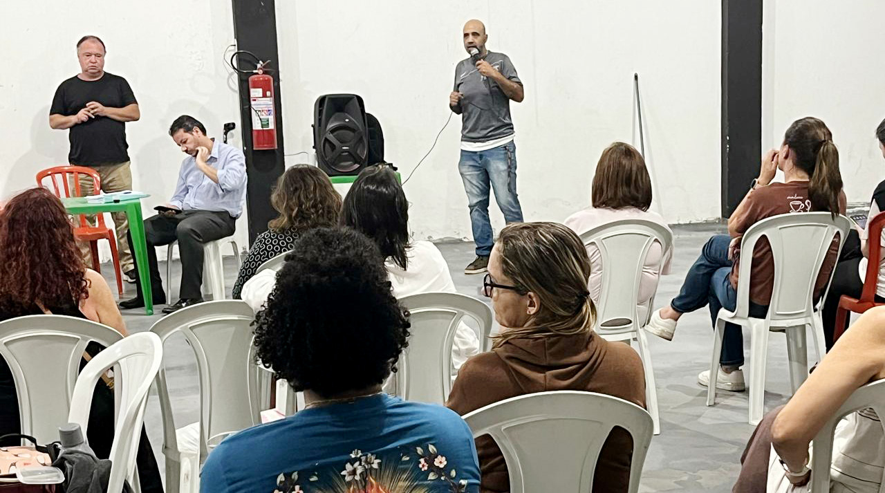 Professoras de Educação Infantil definem reação coletiva e cobram cumprimento da lei federal